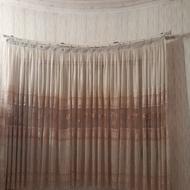 یک عددپرده سلطنتی بسیار تمیز وخوشرنگ