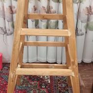 نردبان چوبی