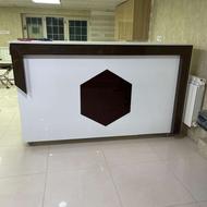 فروش کمد هایگلاس فقط درهاش ام دی اف هست کاملا سالم