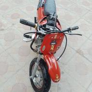 مینی کراس قرمز