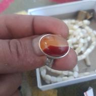 انگشتری عقیق یمنی با طرح خدایی و زیبا و آرام بخش