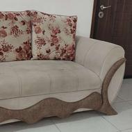 مبل و میز وسط