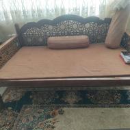 تخت سنتی چوبی