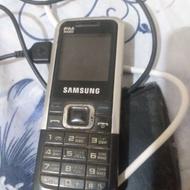 یک دستگاه موبایل سامسونگ 1125