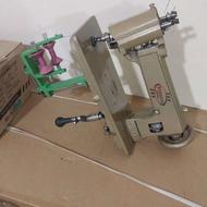 چرخ سیاه سفید،سیاه مارو