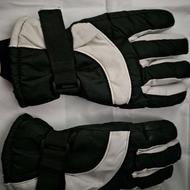 دستکش جنس خوب برای حدود 12 سال