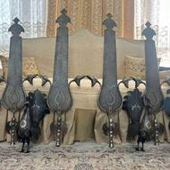 دو جفت تیغه علامت قدیمی و مرغ خروس حیوان علم طلا و نقره کوب