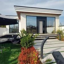 فلت مدرن 220متری همراه با استخر:و جکوزی فعال