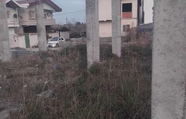 زمین با بنای نیم ساخت