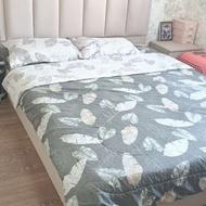 تخت خواب تاره گرفتم زیاد استفاده نشده