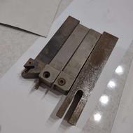 تعدادی ابزار و وسایل تراشکاری و فرزکاری