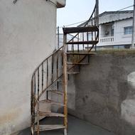 پله پیچ پیچی حدود 3متر