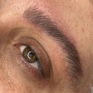 مدل برای میکرو بلیدینگ ابرو