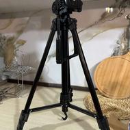 پایه دوربین (سه‌پایه) سالم و تمیز | با کارتن و کاور