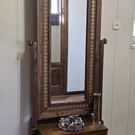 آینه قدی و کنسول دو کشو