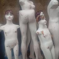 تعدادی مانکن