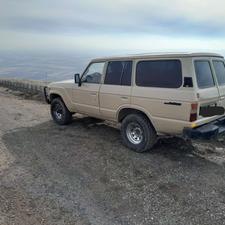 تویوتا لندکروز فرماندهی .