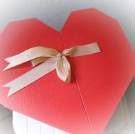 باکس هدیه چرم قلبی