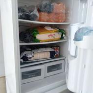 یخچال مرتب و تمیز برفک دار