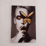 فروش تابلو بوم طرح پروانه طلایی و زن دکوراتیو