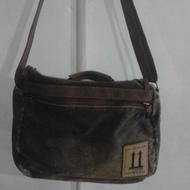 کیف جیبی یا مدارک جنس جیر نو و کیف رو دوشی جنس برزنتی