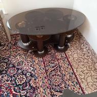 میزعسلی شیشه ای خیلی محکم وبادوام