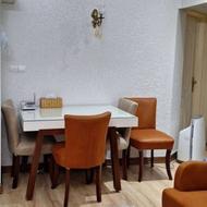 مبلمان و میز نهار خوری در حد نو