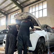 شاگرد مکانیک حرفه ای