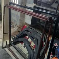 دوعدد دار قالی سالم با بدنه آهنی از جنس سنگین