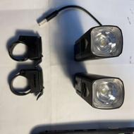 یک جفت چراغ جلو