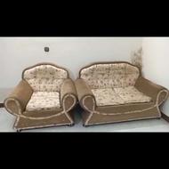 مبلمان همراه با میز