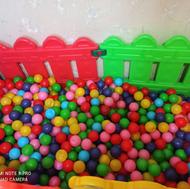 استخر توپ به همراه هزارعدد توپ