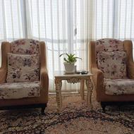 مبلمان راحتی 7نفره بادوعدد میزعسلی و جلومبلی چوب