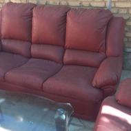 مبل چرم ومیز شیشه ای