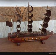 کشتی تزیینی چوبی