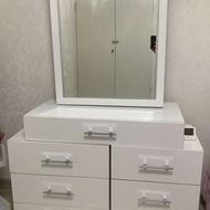 تخت یک نفره و میز ارایش