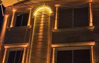 طبقه اول اجاره داده میشود بااین شماره تماس 09119483546بگیرید