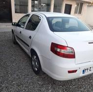 فروش رانا94 معلولی جابه جا با پراید 88 سفید