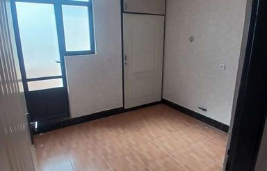 70 متری در خیابان مخابرات