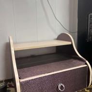 کنار تختی تک کشو