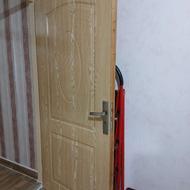 فروش دو عدد درب اطاق چوبی وشیک وتمیز وسالم با دستگیره