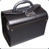 کیف تجهیزات پزشکی چرمی قفل دار