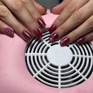 مدل برای کاشت ناخن