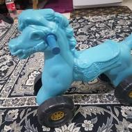 اسب چرخدار سالم