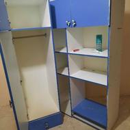 کتابخانه و درب توری منزل