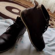 کفش چرم درحدنو دوسه بار در عید سال قبل پوشیده شده وسایز 40