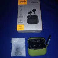 ایرپاد t19 شیائومی در حد نو همراه با کیس و شارژر