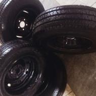 حدود سه چهار جفت لاستیک ماشین دارم که بالا 75تا 100 لاستیک