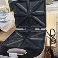 ساندویچ ساز نو با کارتون رنگ سفید