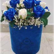 باکس گل زیبا رز ربانی آبی سرمه ای شیری